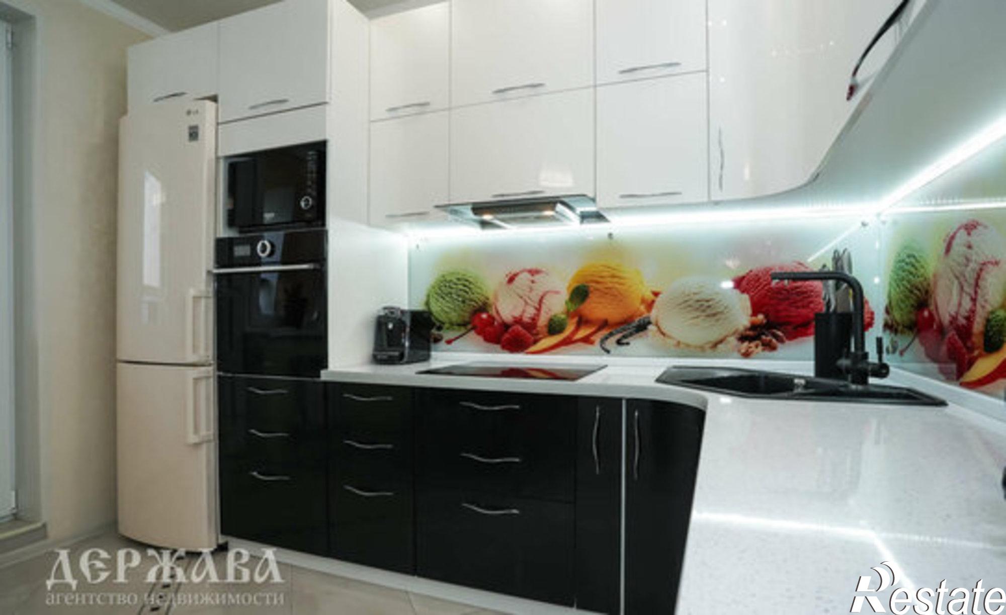 Купить квартиру за 8 200 000 рублей на Старый Оскол, микрорайон Дубрава, квартал 3, 12