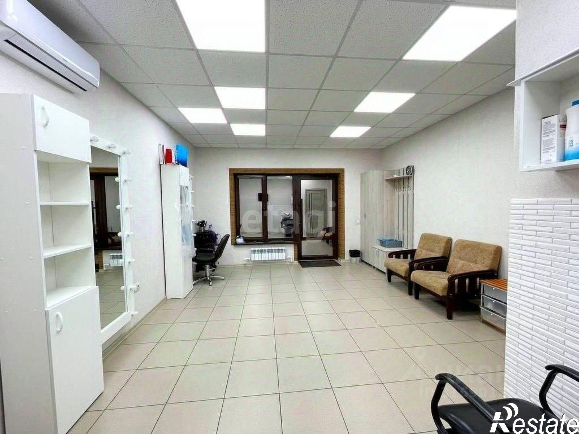 Купить помещение свободного назначения за 10 131 400 рублей на Ливенская улица, 134/12