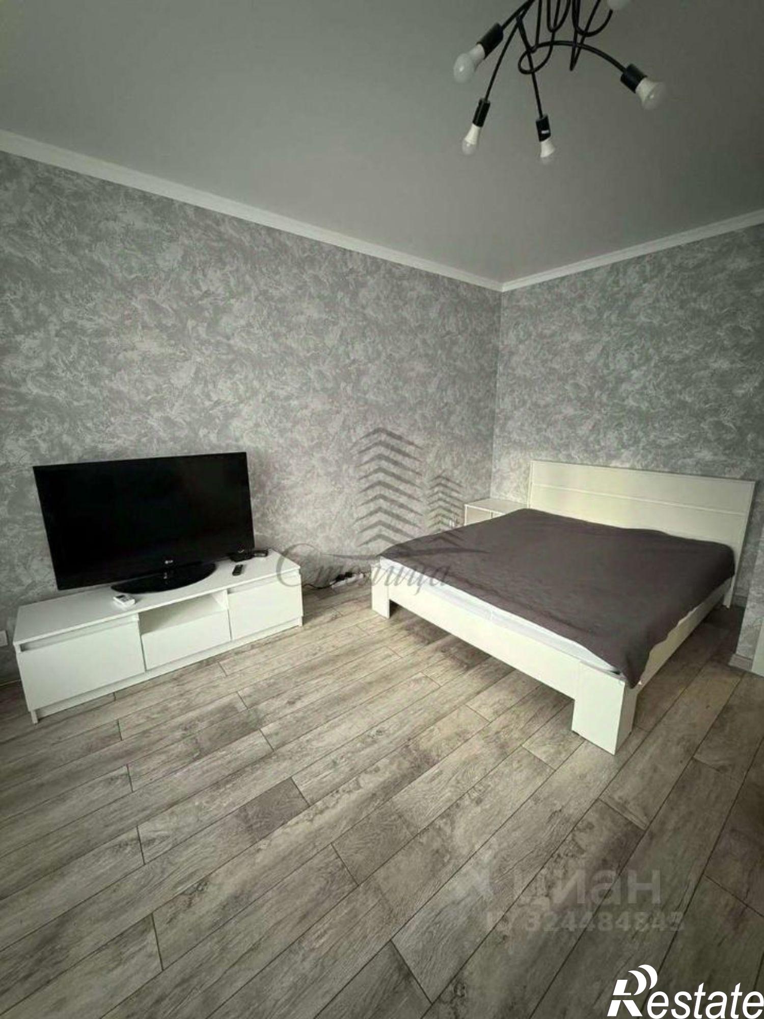 Сдать квартиру за 30 000 рублей на Космос мкр,дом 15