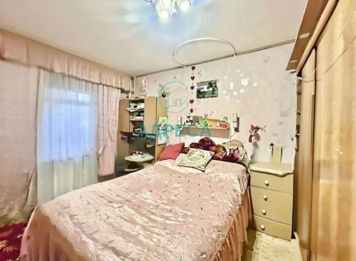 4-комн квартира Ливенская ул, 126