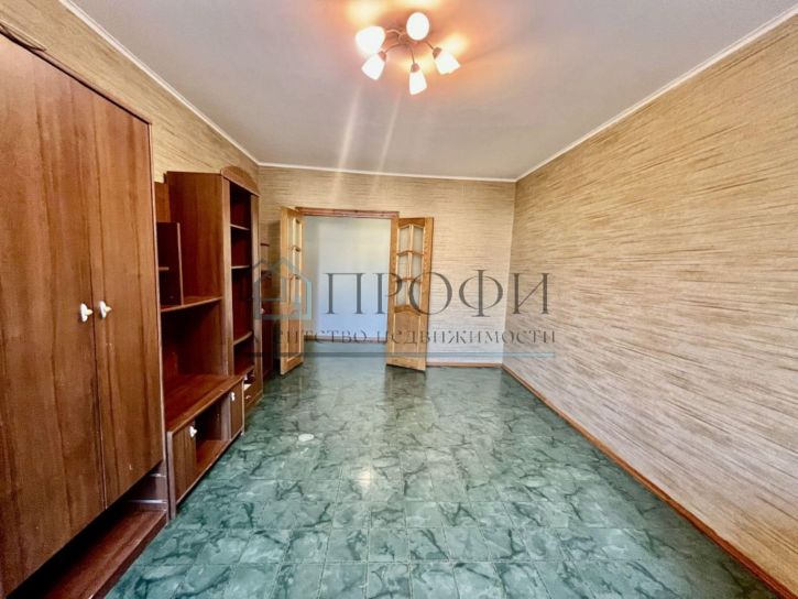 3-комн квартира Ливенская ул, 138