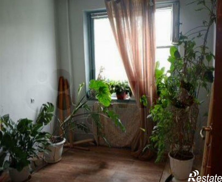 4-комн квартира улица Космонавтов, 5,  д. 5