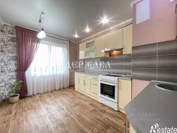 3-комн квартира Жукова мкр,дом 49