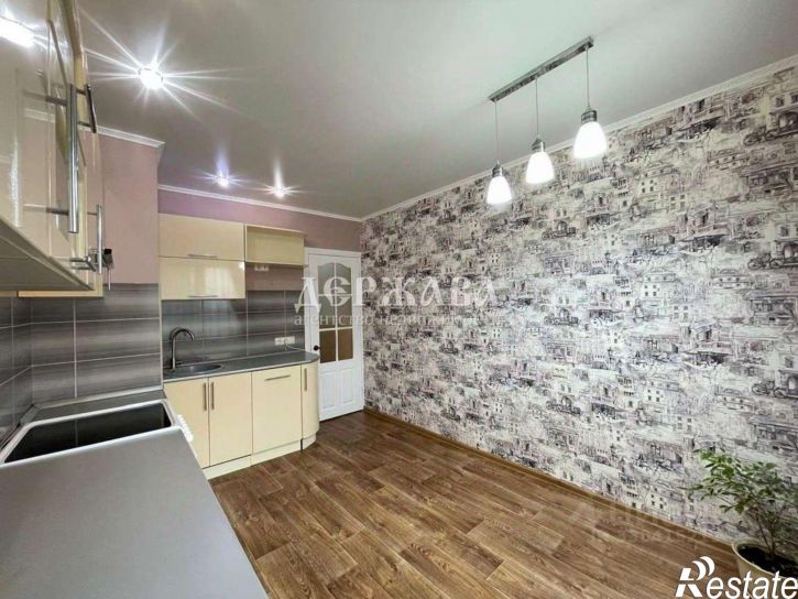 3-комн квартира Жукова мкр,дом 49