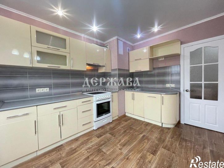 3-комн квартира Жукова мкр,дом 49