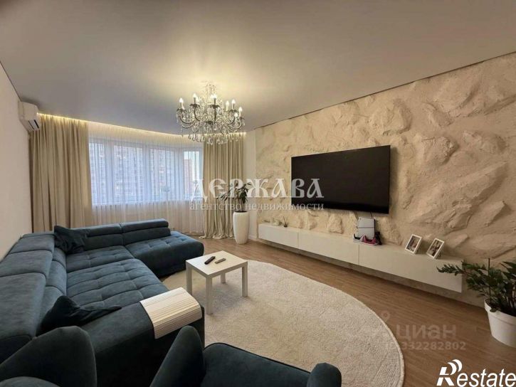 3-комн квартира Степной мкр,дом 25