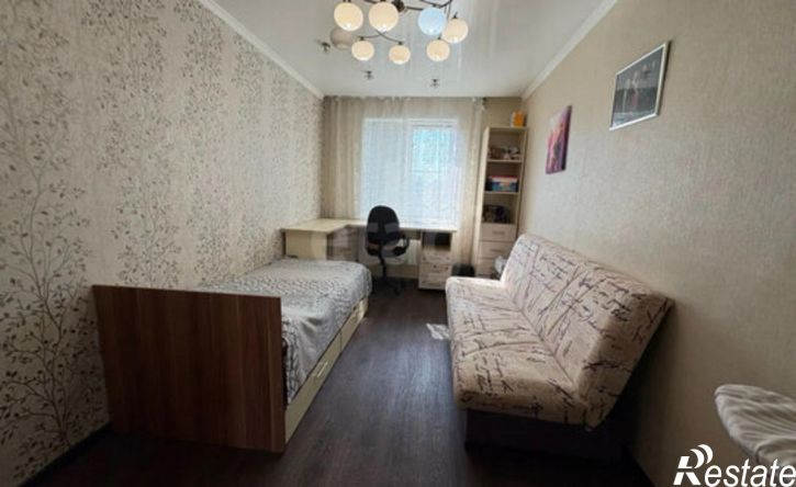 3-комн квартира пр-кт Горняков, 4,  д. 4