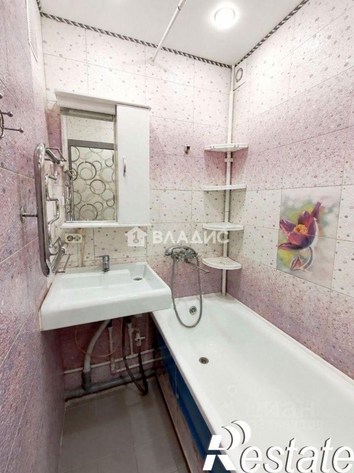 3-комн квартира улица Скворцова, 1,  д. 1