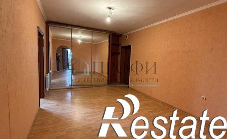 3-комн квартира площадь Революции, 14,  д. 14