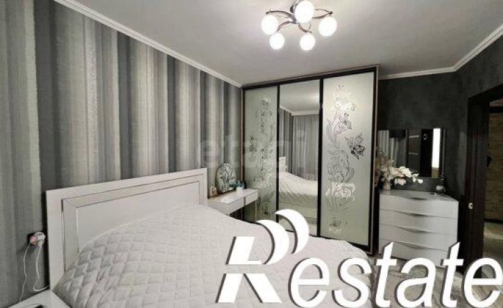 4-комн квартира улица 5 Августа, 2,  д. 2
